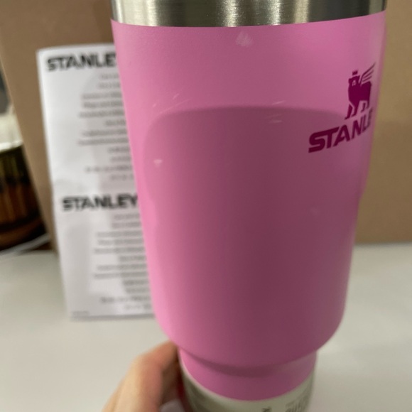 Stanley Pink Peony 40 oz The Flowstate Quencher H2.0 Tumbler - Picture 6 of 9